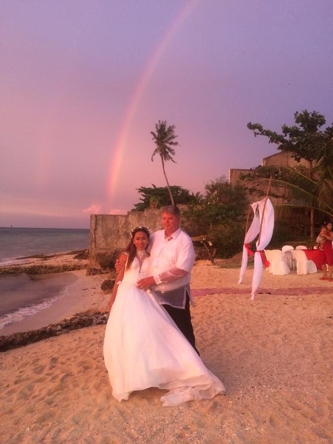 We Call It Rainbow Paradise Hotell Daanbantayan Eksteriør bilde